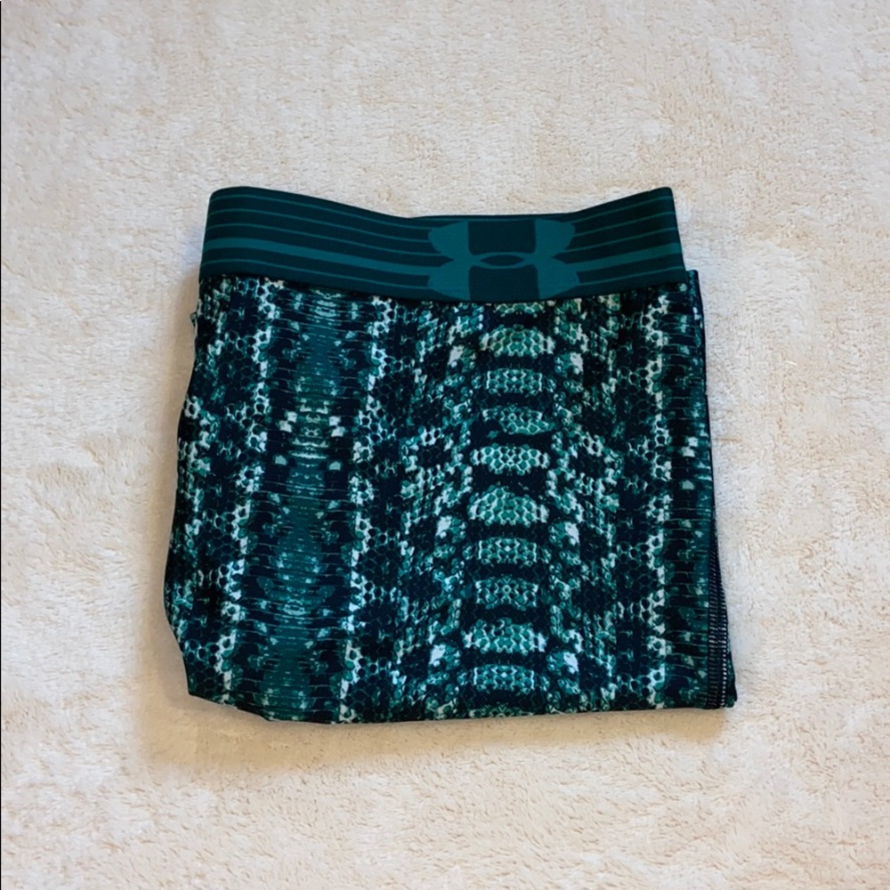 Under Armour 5" Compression Shorts!